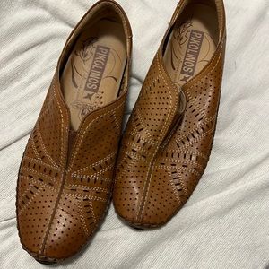 Pikolinos Leather Flats
